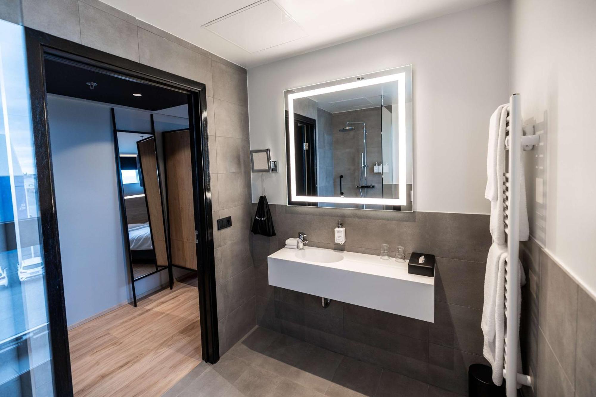 Park Inn By Radisson Reykjavik Keflavik Airport Экстерьер фото
